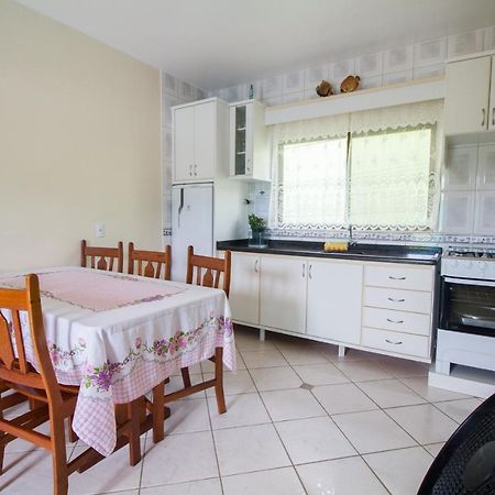 Residencial Andorinhas Apartment บอมบินญัส ภายนอก รูปภาพ