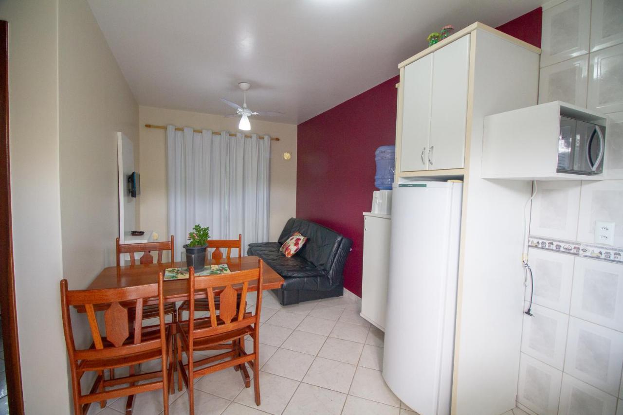 Residencial Andorinhas Apartment บอมบินญัส ภายนอก รูปภาพ